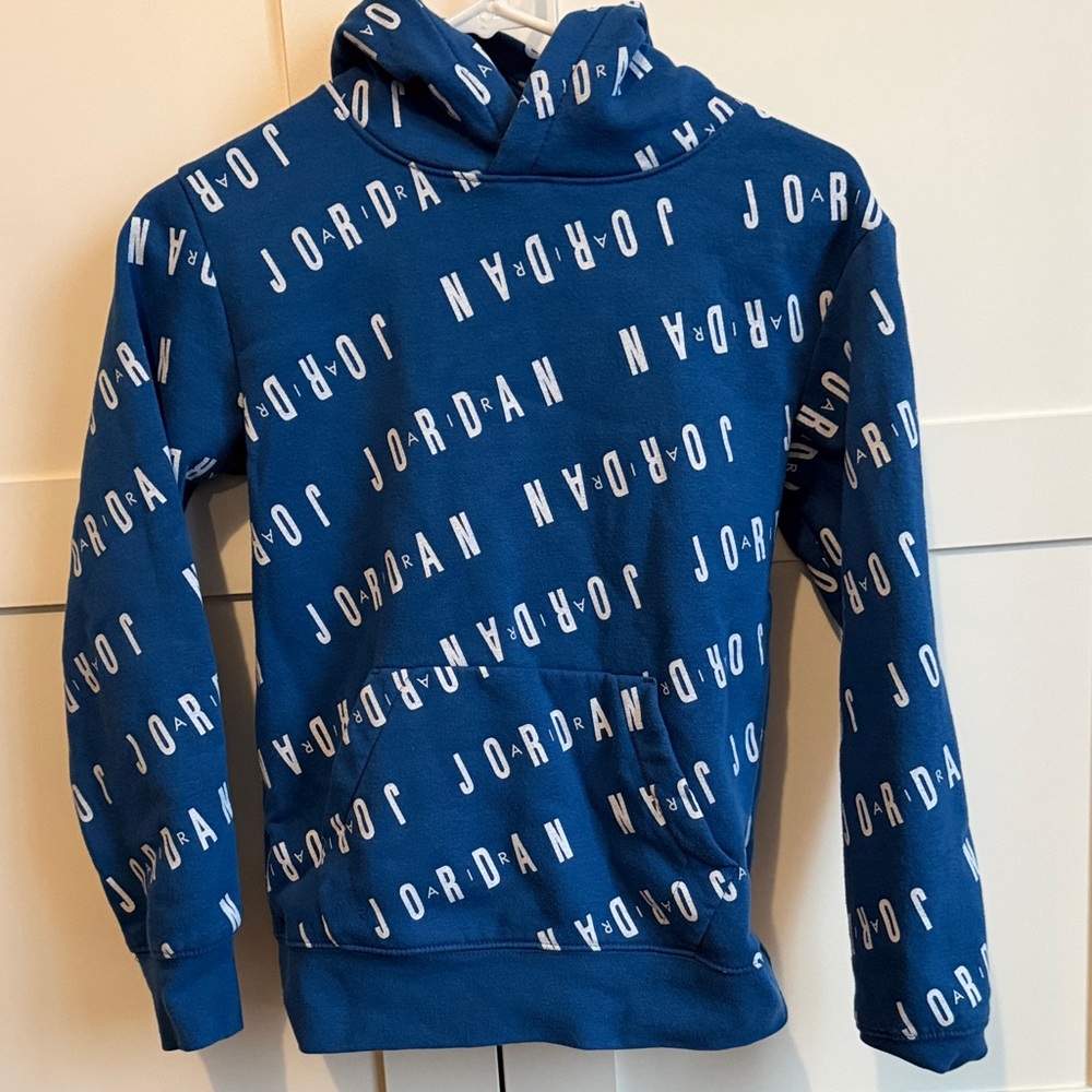Jordan boys hoodie with Logo Pattern size M (10/12)